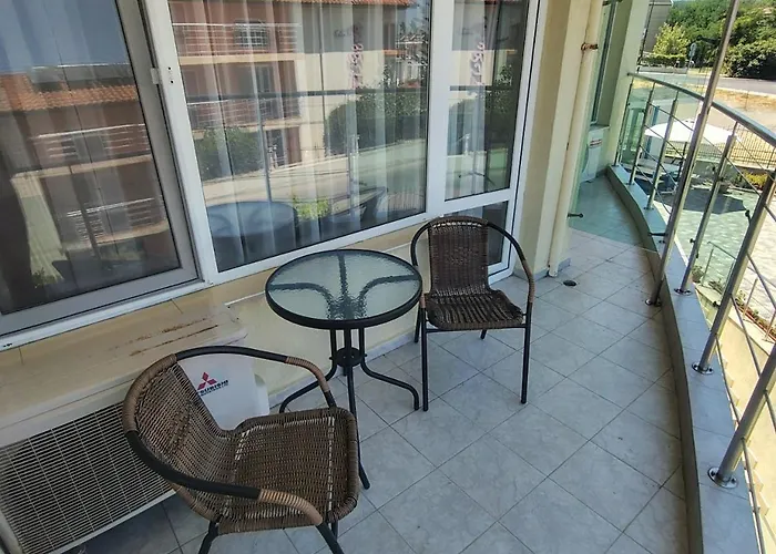 Family Coral מלון 3*